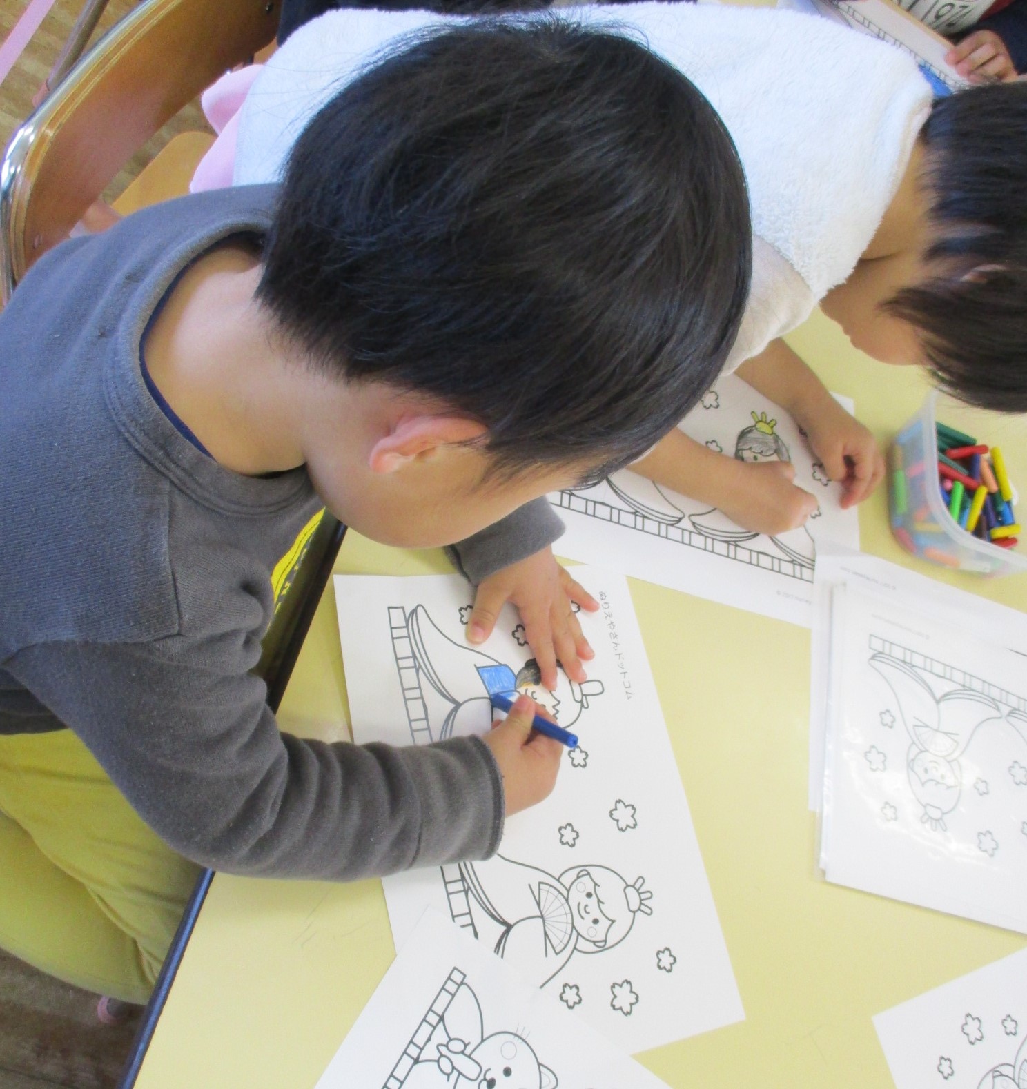 ひなまつりの遊びの様子から 園のブログ 株式会社マミーズファミリー ひなまつりの遊びの様子から 園のブログ 株式会社マミーズファミリー